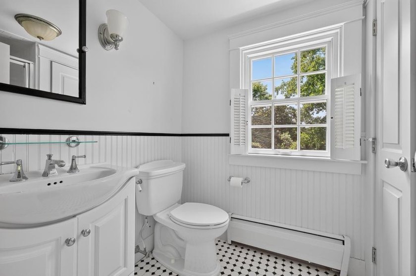 Charming Cape located in the desirable Stone Bridge area of - photo 24
