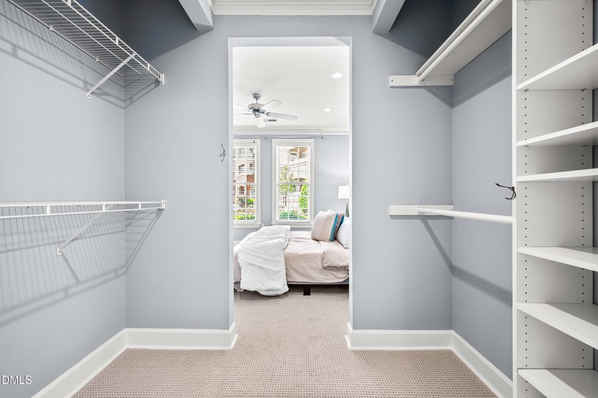 Fantastic opportunity to live within walking distance to - photo 29