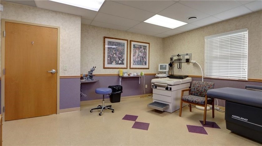With over 4,700 square feet of well-designed space, this - photo 34