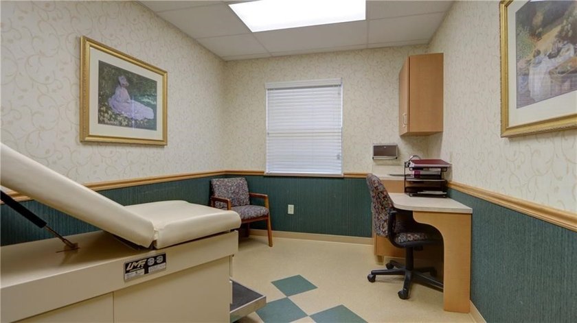 With over 4,700 square feet of well-designed space, this - photo 37
