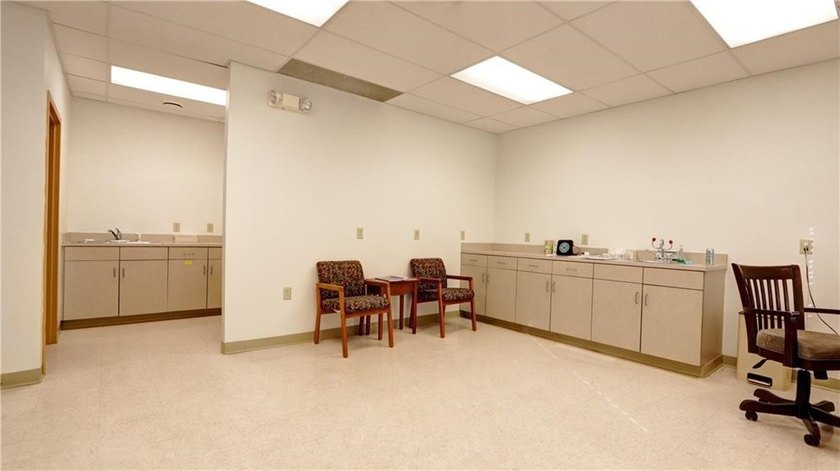 With over 4,700 square feet of well-designed space, this - photo 48