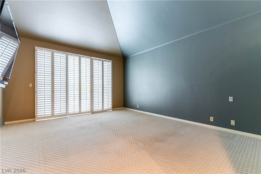 Home in highly desirable Guard Gated Spanish Trail Community! 27 - photo 11