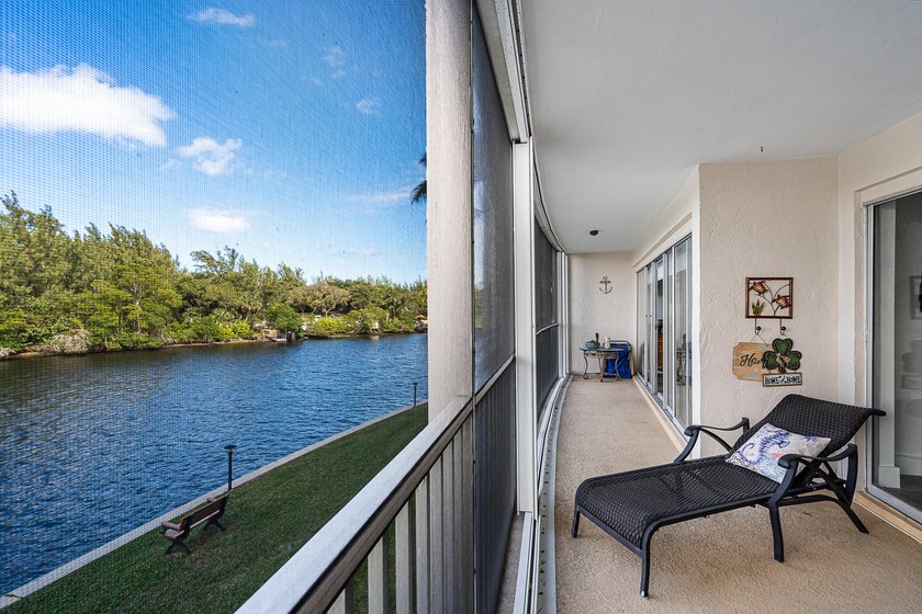 Enjoy breathtaking views of the Hillsboro River and natural - photo 20