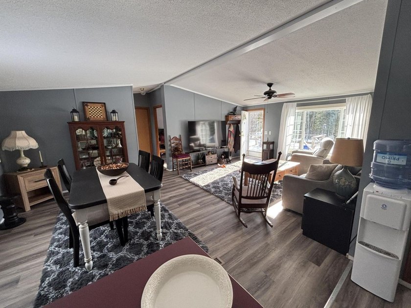 Very well maintained 3-bedroom, 2-bath home set on 5 private - photo 11