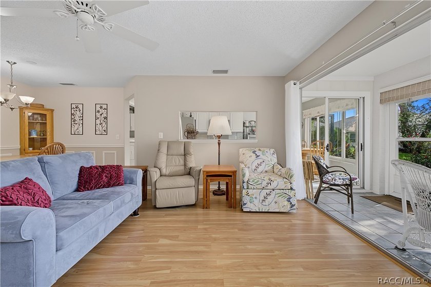 You'll love this beautifully maintained, furnished, 2-bedroom - photo 13