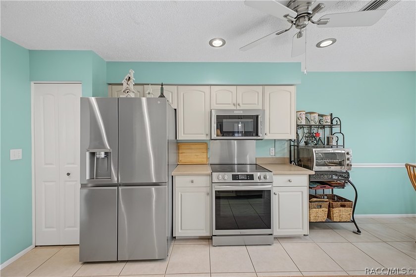 You'll love this beautifully maintained, furnished, 2-bedroom - photo 18