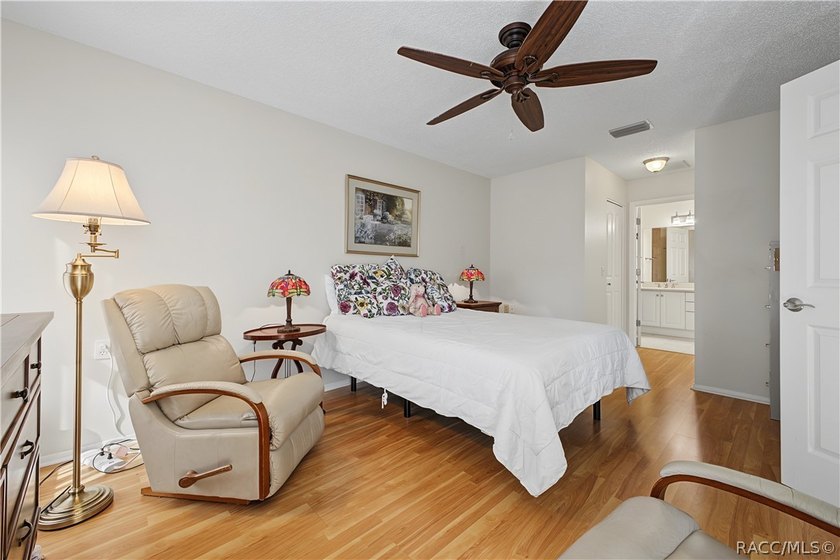 You'll love this beautifully maintained, furnished, 2-bedroom - photo 24
