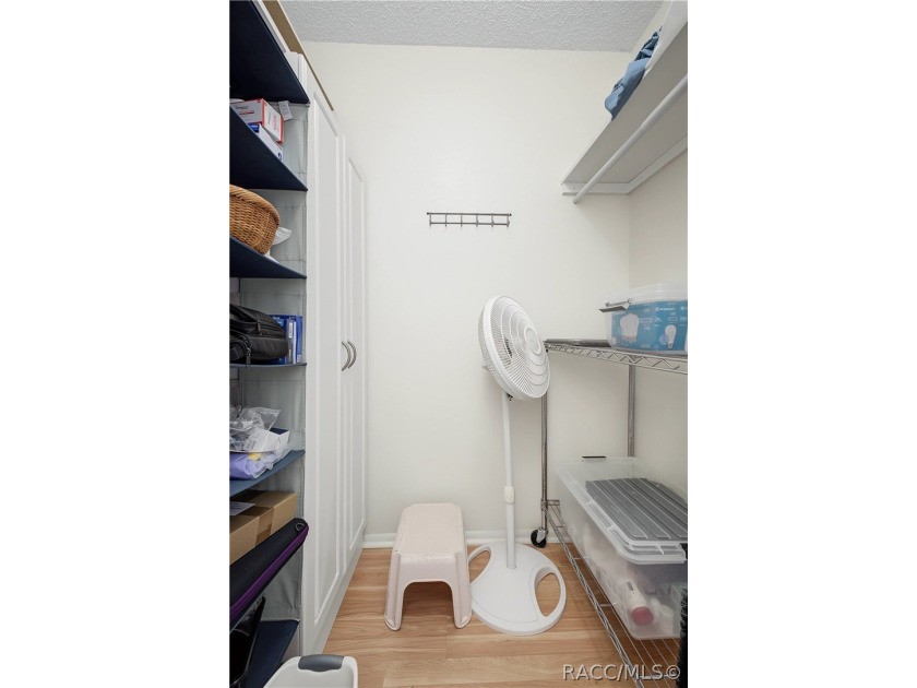 You'll love this beautifully maintained, furnished, 2-bedroom - photo 26