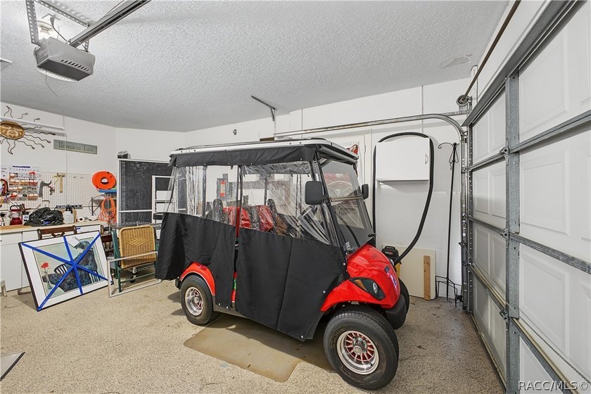 You'll love this beautifully maintained, furnished, 2-bedroom - photo 41