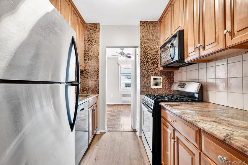 This sunny Jr. 4 corner unit is a gem in the beautifully - photo 22