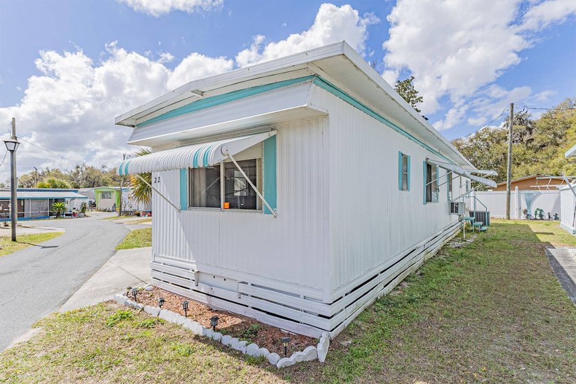 LOT RENT ONLY $400.00 PER MONTH. 1977 2 Bedroom, 2 Bath - photo 3