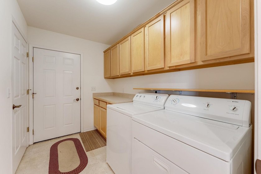 Priced below assessed value! Welcome to this well-maintained - photo 15