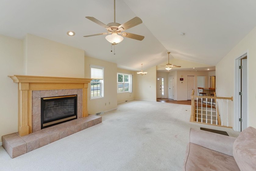 Priced below assessed value! Welcome to this well-maintained - photo 22