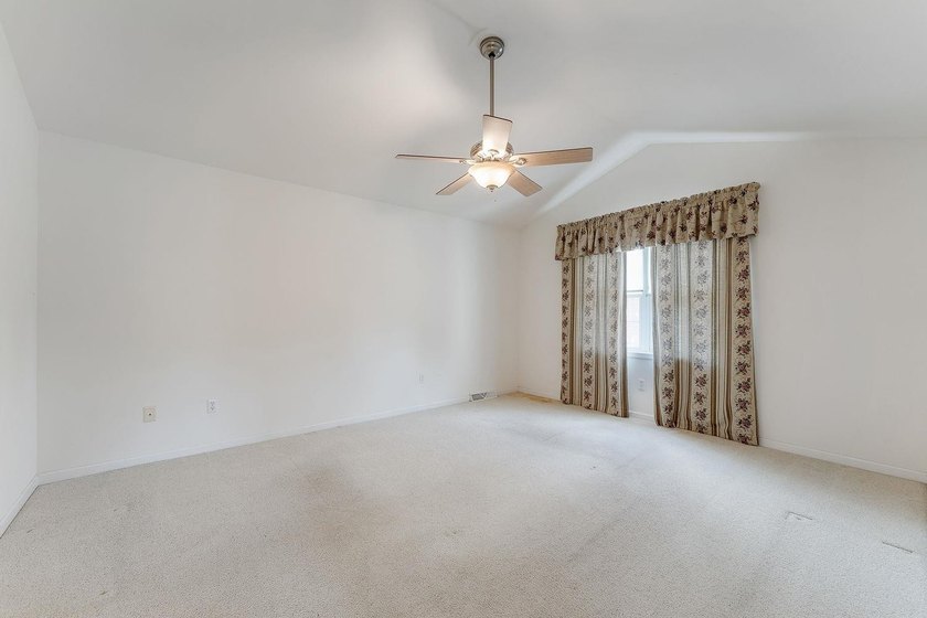 Priced below assessed value! Welcome to this well-maintained - photo 29