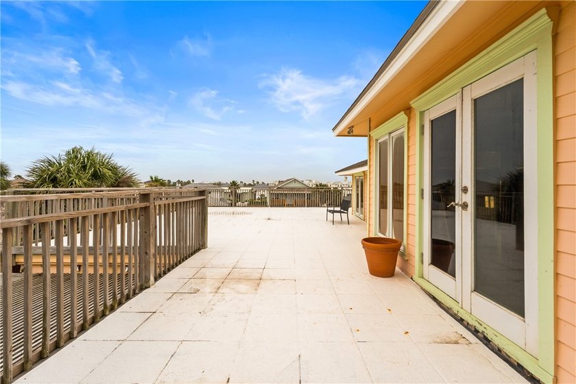 *Summer Place* is one of Port Aransas' most iconic coastal - photo 34