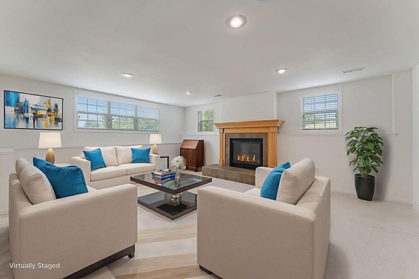 Priced below assessed value! Welcome to this well-maintained - photo 36