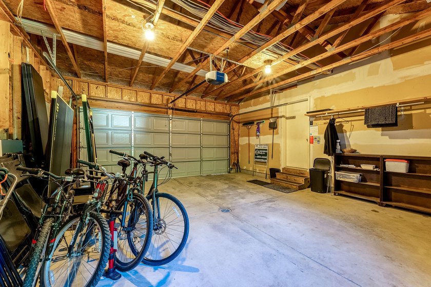 Welcome home to 1702 N Southgate! Move right in to this very - photo 46