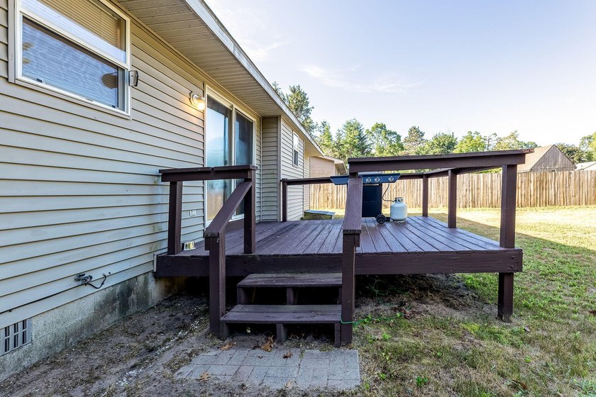 Welcome home to 1702 N Southgate! Move right in to this very - photo 47