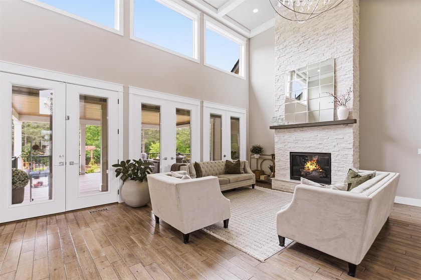 Welcome to an extraordinary luxurious retreat nestled in the - photo 22