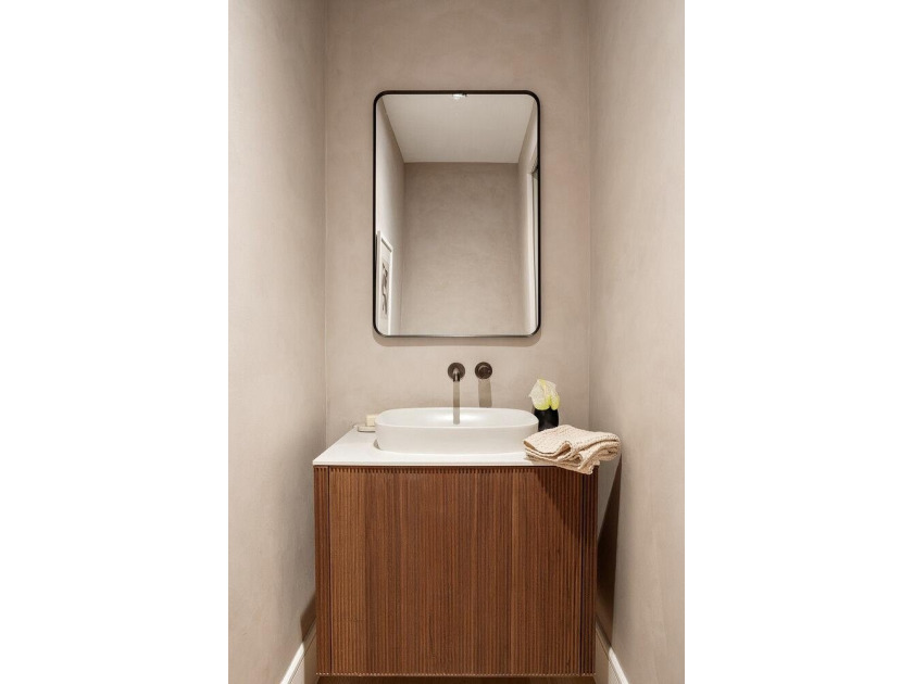 Welcome to Williamsburg Green - a boutique condominium where - photo 10