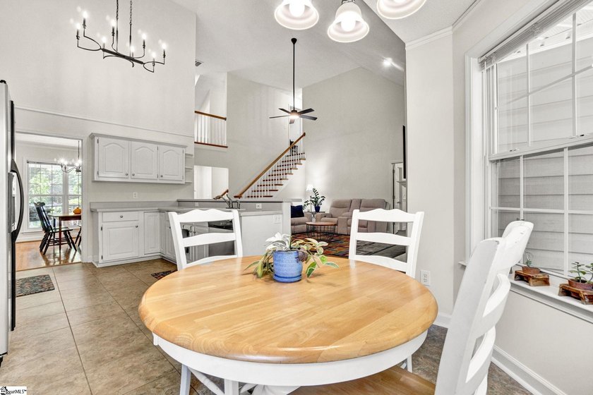 Contact Lisa Murray. Welcome home to this beautifully maintained - photo 11