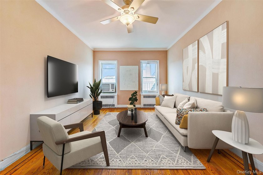 Spacious top floor pre-war 1 bedroom in top location with low - photo 3