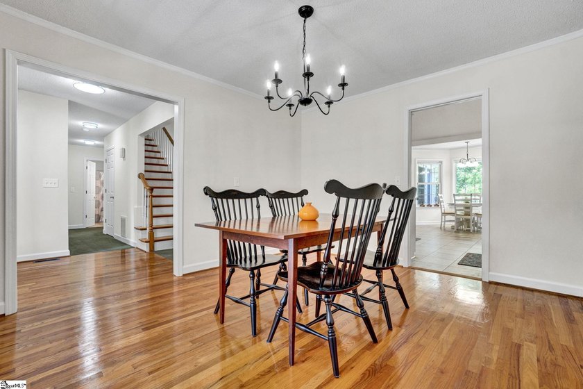 Contact Lisa Murray. Welcome home to this beautifully maintained - photo 14