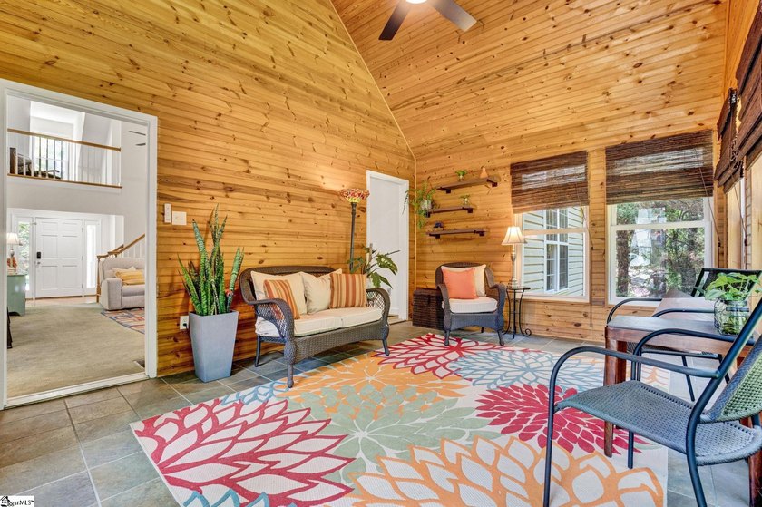 Contact Lisa Murray. Welcome home to this beautifully maintained - photo 17