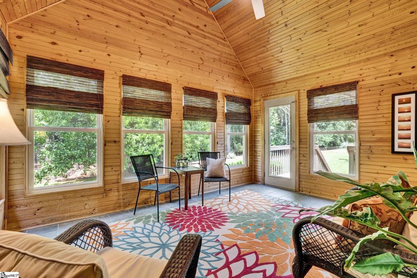 Contact Lisa Murray. Welcome home to this beautifully maintained - photo 18