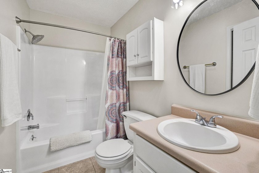 Contact Lisa Murray. Welcome home to this beautifully maintained - photo 29