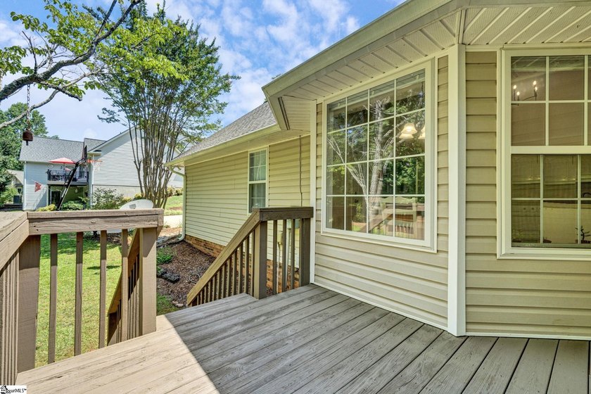 Contact Lisa Murray. Welcome home to this beautifully maintained - photo 40