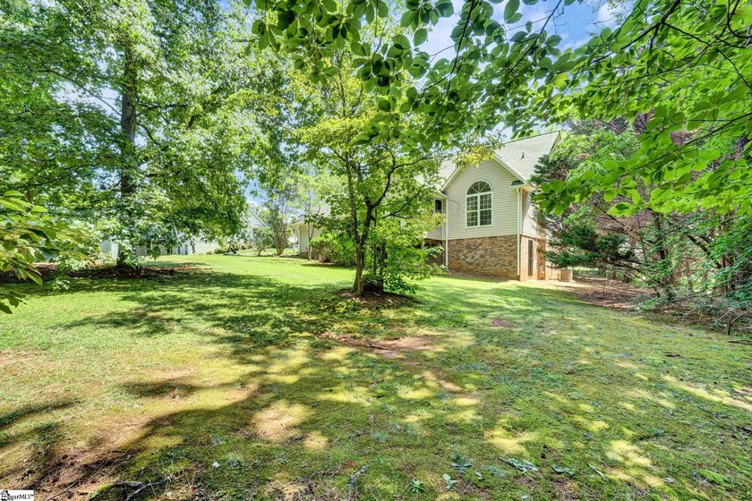 Contact Lisa Murray. Welcome home to this beautifully maintained - photo 42