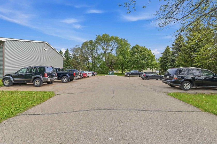 Exceptional investment opportunity! This 16-unit apartment - photo 11