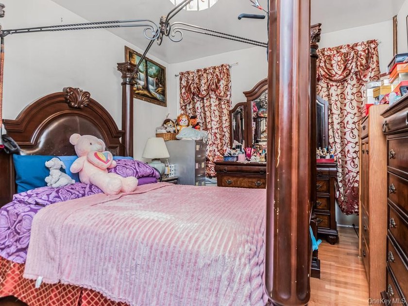 Great opportunity to own a multi-family home in the Bronx! - photo 4