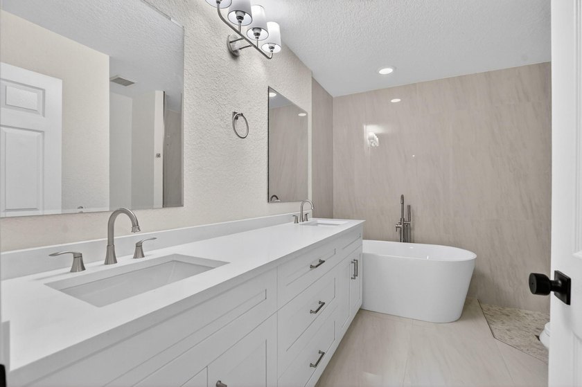 Welcome to 6647 Boca Hermosa Lane! Just renovated and move-in - photo 14