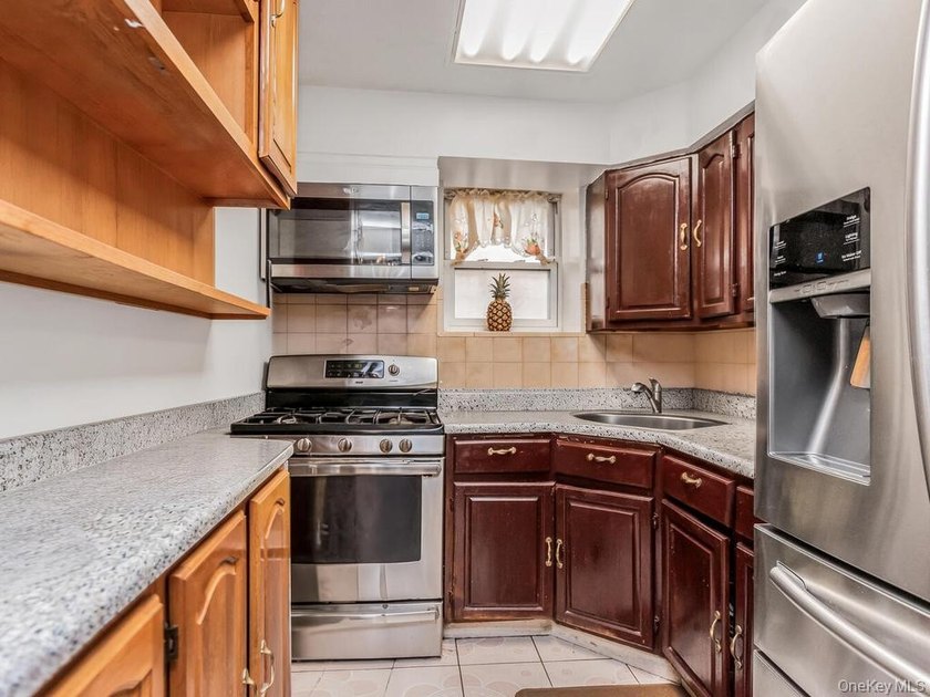 Great opportunity to own a multi-family home in the Bronx! - photo 5