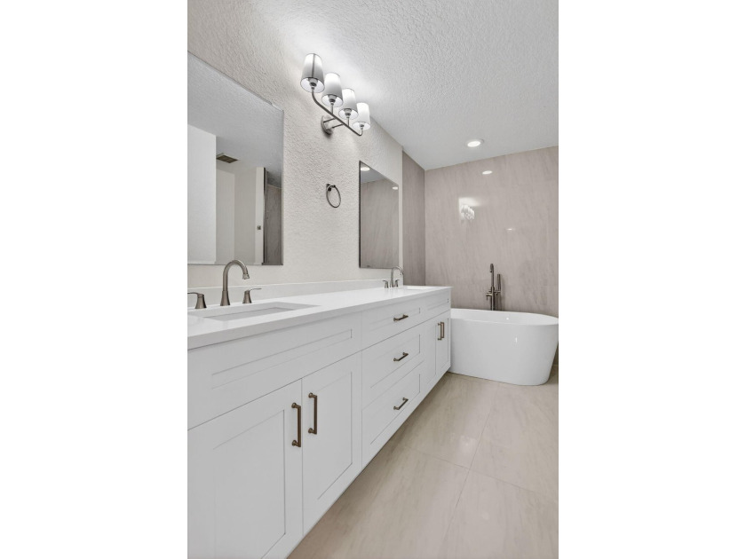 Welcome to 6647 Boca Hermosa Lane! Just renovated and move-in - photo 15