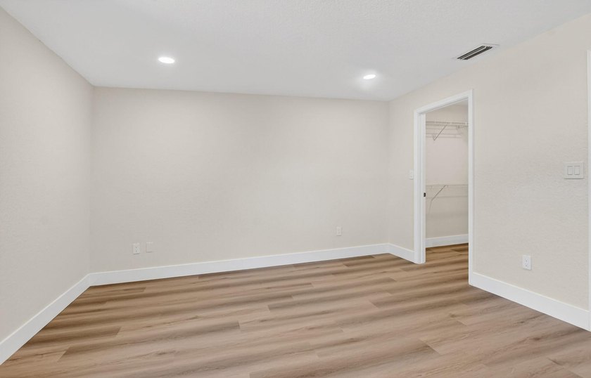 Welcome to 6647 Boca Hermosa Lane! Just renovated and move-in - photo 17