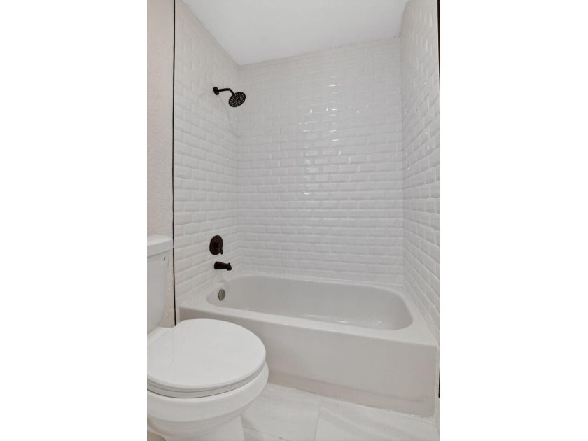 Welcome to 6647 Boca Hermosa Lane! Just renovated and move-in - photo 21