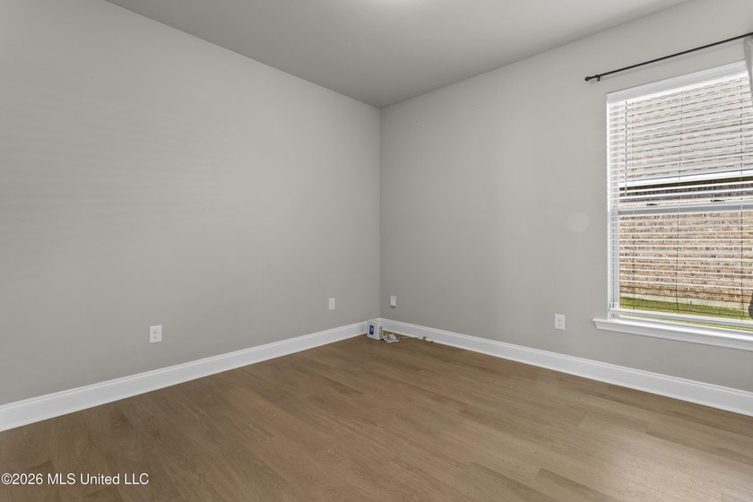 Don't miss this beautifully maintained home in the Savoy Place - photo 24