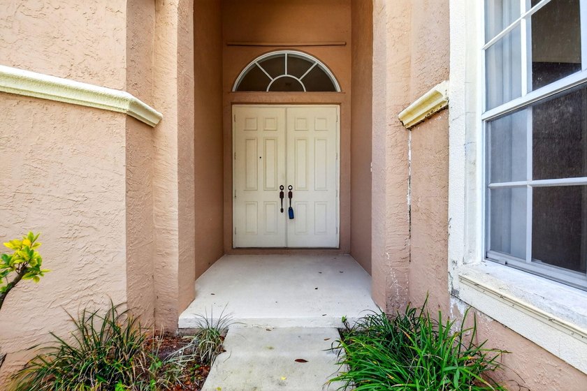 Welcome home to Madison Green! This 3-bedroom, 2-bath home is - photo 4