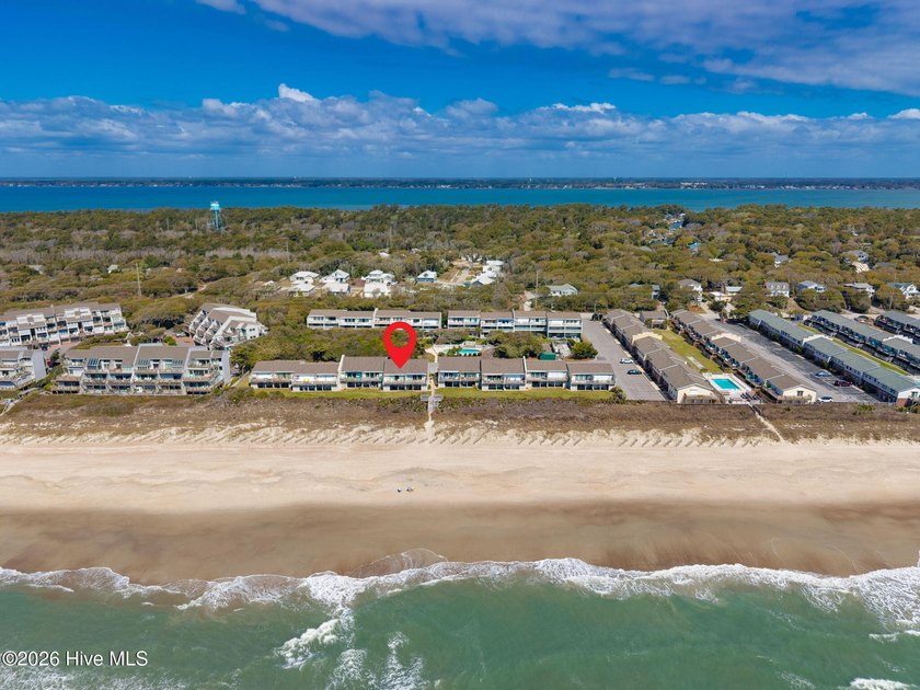 Amazing ocean views and effortless coastal living await in this - photo 5