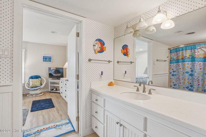 Amazing ocean views and effortless coastal living await in this - photo 9