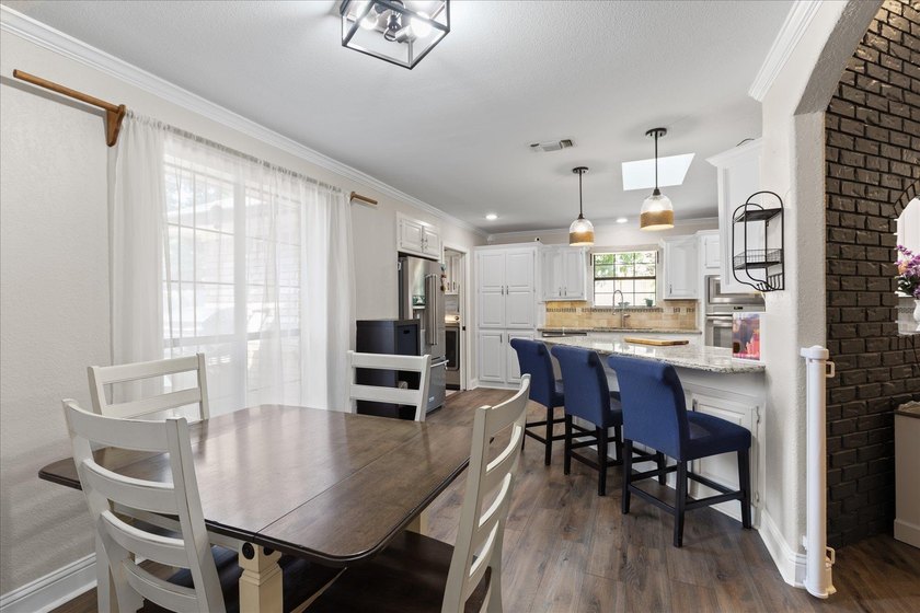 Located in one of Longview's most established and sought-after - photo 9