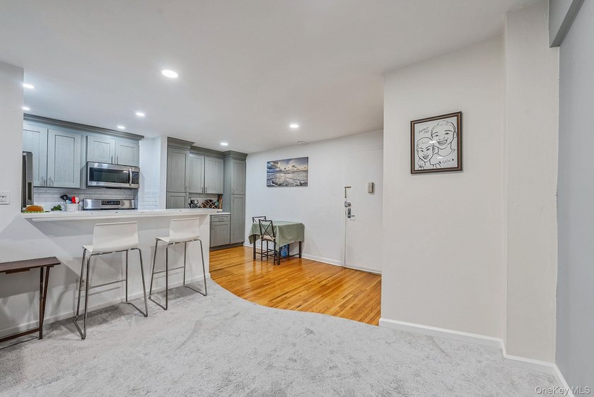 Welcome to this beautifully maintained 1-bedroom, 1-bath co-op - photo 4