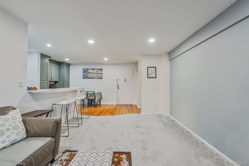 Welcome to this beautifully maintained 1-bedroom, 1-bath co-op - photo 5
