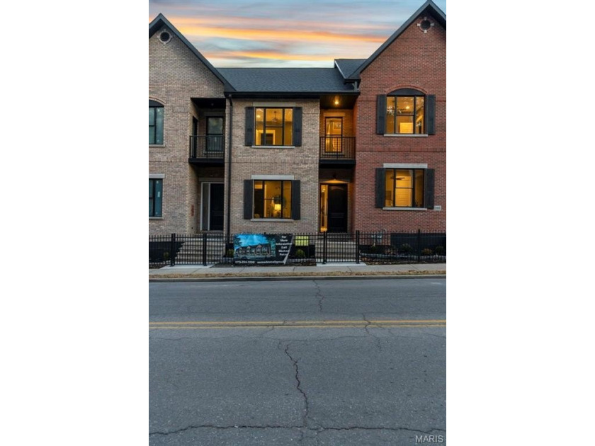 Welcome to the River's Edge Townhomes - where luxurious finishes - photo 11