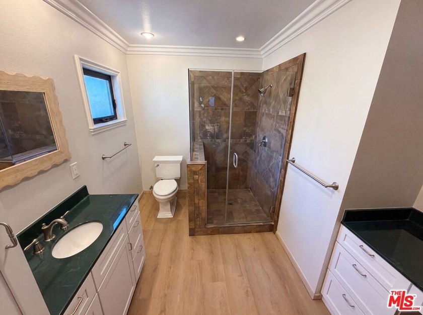 Don't miss 4421 Stanbridge Ave, showcasing fresh interior and - photo 25