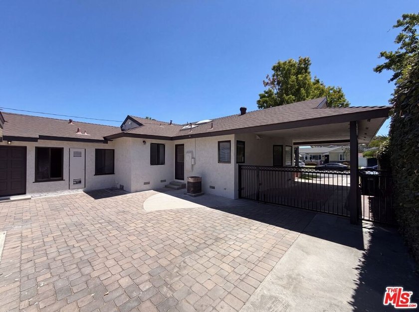 Don't miss 4421 Stanbridge Ave, showcasing fresh interior and - photo 36