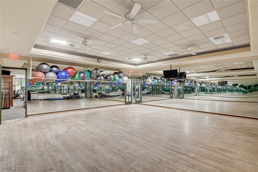 Welcome to this beautifully upgraded, energy-efficient - photo 40